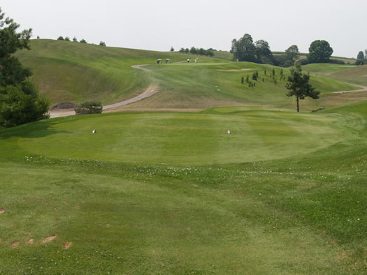 Sixth hole at Golfer's Dream Golf Club