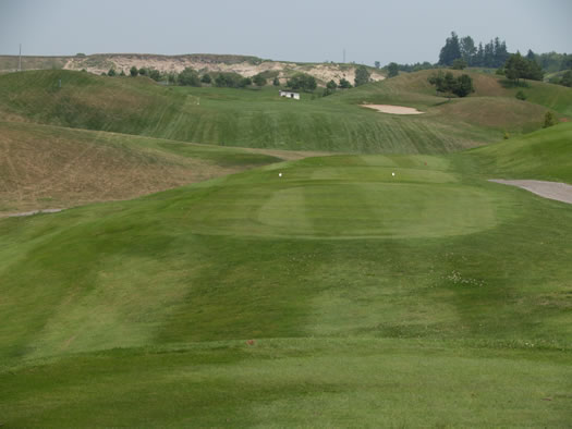 Seventh hole at Golfer's Dream Golf Club